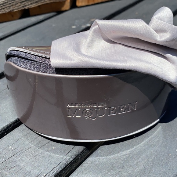 Alexander McQueen Cat Eye Sunglasses - Picture 3 of 6